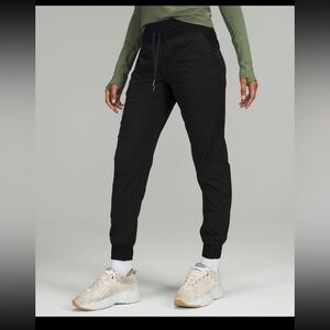 Lululemon dance studio jogger size 6